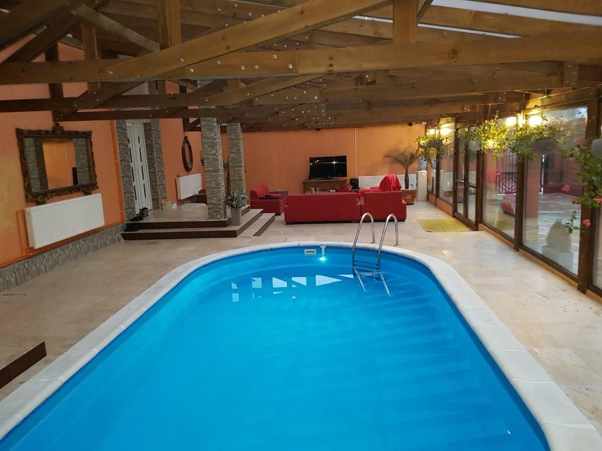 Casa Piri Hotel Anina Ngoại thất bức ảnh